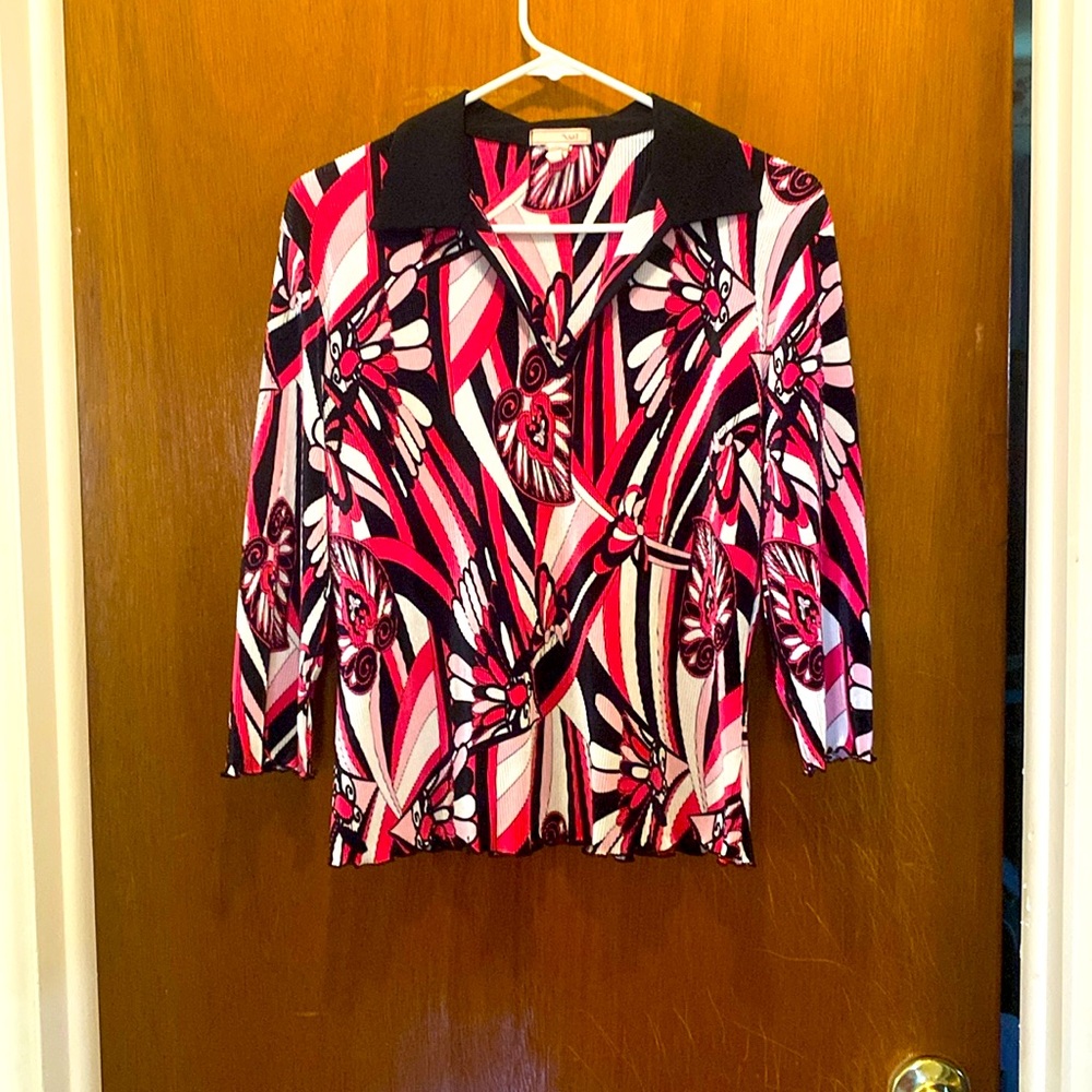 3/$15. Volume 1 psychedelic top, size M